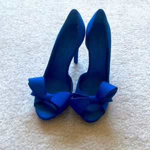 Blue open toe shoes